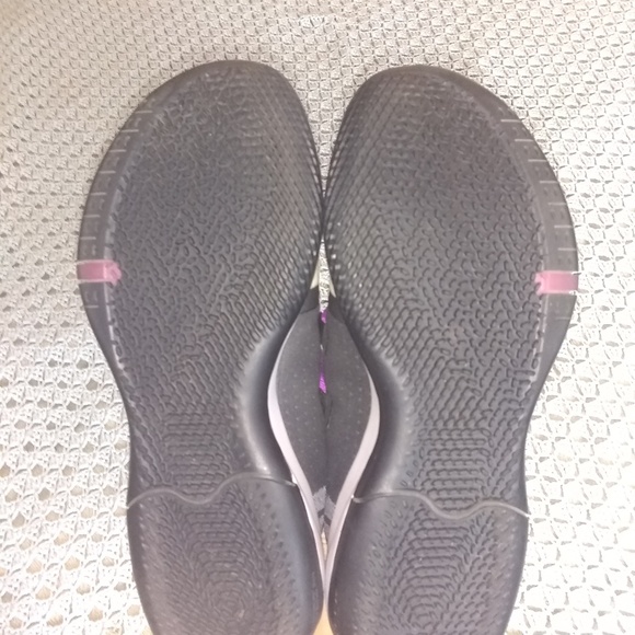 Nike - Picture 4 of 5